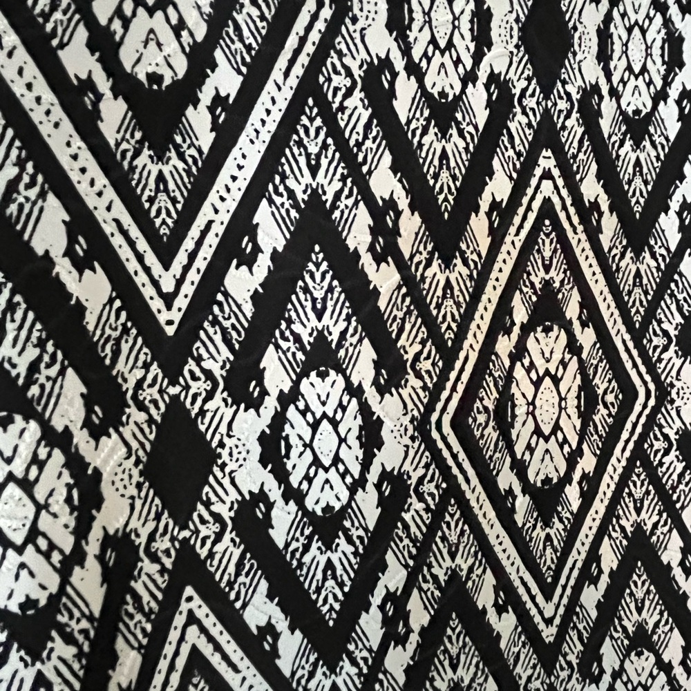 JM Collection Petite Black and White Graphic Textured Blouse Size XS - Picture 3 of 10